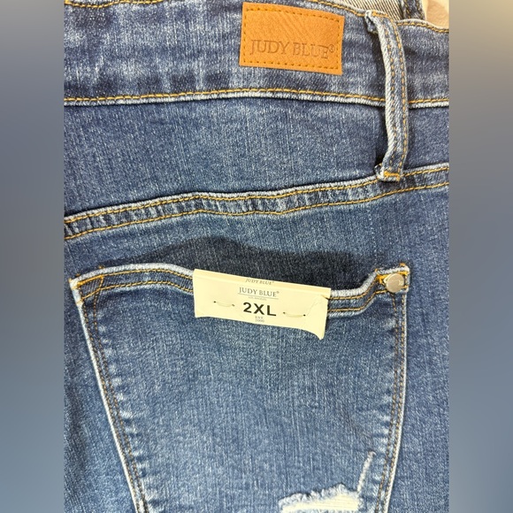 NWOT Judy Blue High Waist Destroyed Double Cuff Overall Denim Shorts Dark Wash - Picture 10 of 14